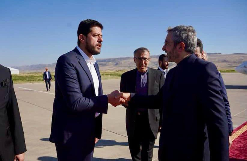 لە فڕۆکەخانەی سلێمانی، لەگەڵ هەڤاڵ قوباد تاڵەبانی جێگری سەرۆک وەزیران و د. هەڤاڵ ئەبوبەکر پارێزگاری سلێمانی و ژمارەیەک لە لێپرسراوانی حزبی و حکومی پێشوازیمان کرد لە عەلی باقری سەرپەرشتیاری وەزارەتی دەرەوەی ئێران و وەفدی هاوڕێی.