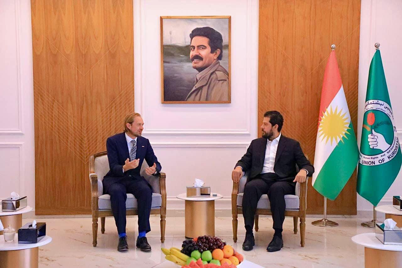 شاڵاو کۆسرەت رەسول پێشوازی لە کونسوڵی بەریتانیا دەکات