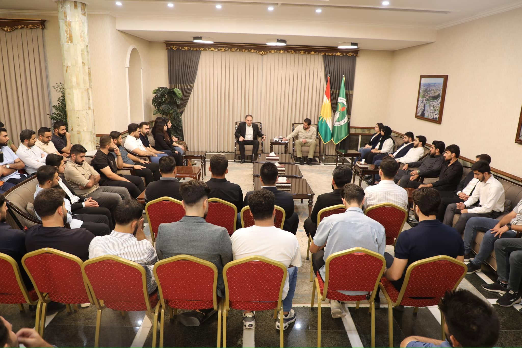 شاڵاو کۆسرەت رەسول پێشوازی لە ژمارەیەک خوێندکار دەکات