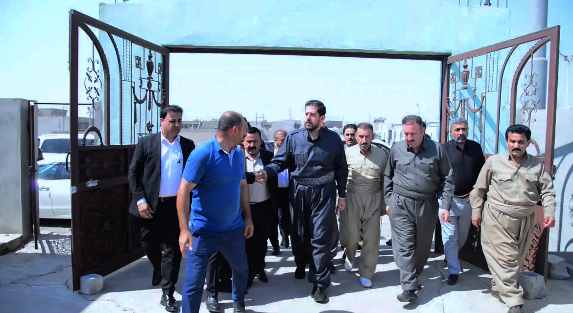 ڤیدیۆ…دوانیوەڕۆی ئەمڕۆ دووشەممە ٥/٨/٢٠٢٤ بە مەبەستی گەیاندنی هاوخەمی بۆ کۆچی دواییان شاڵاو کۆسرەت رەسول بەشداری لە ژمارەیەک پرسە کرد.