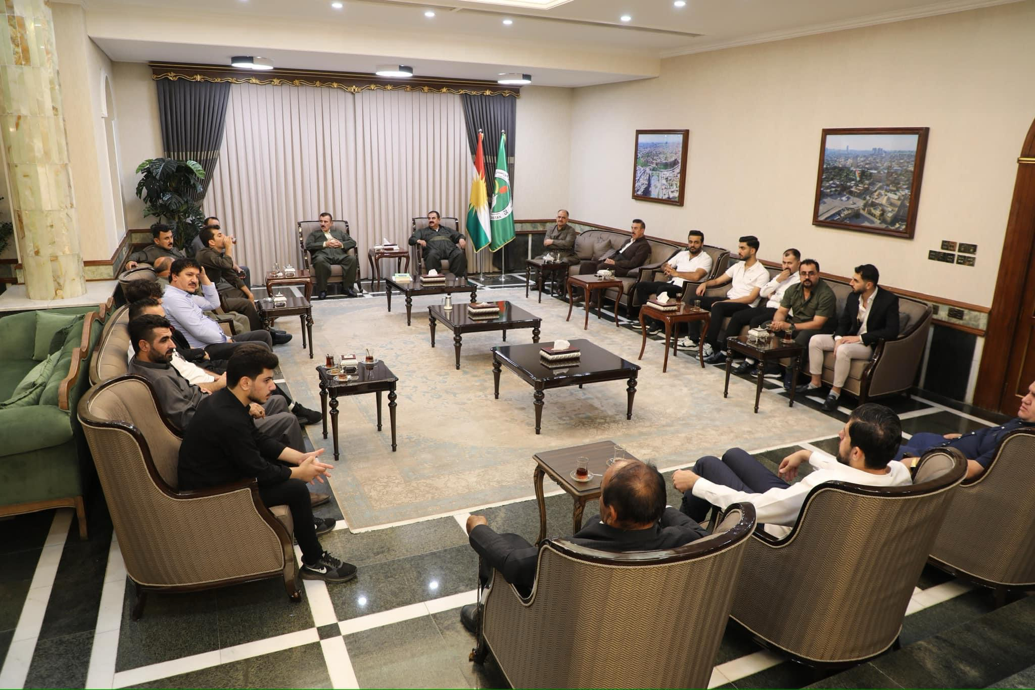 ئەمڕۆ لە خزمەت کۆمەڵێک تێکۆشەری دێرین و فەرماندەی قارەمان و خەڵکی دڵسۆزی هەولێر