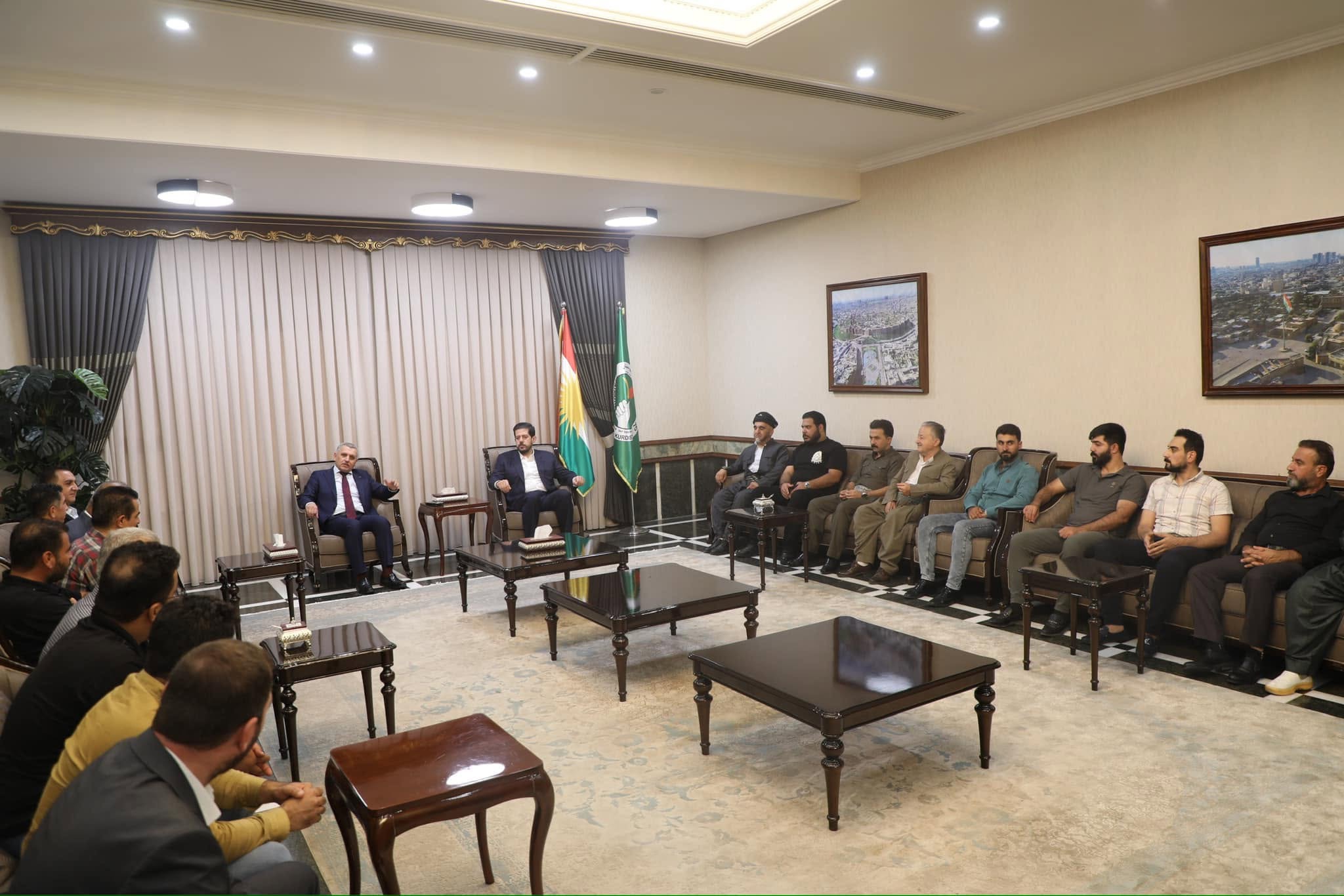 شاڵاو کۆسرەت رەسول پێشوازی لە خزمانی دووسەرە و ژمارەیەک کاسبکار دەکات