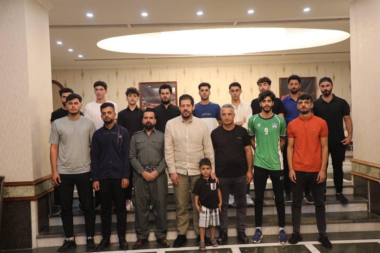 لە شاری هەولێر پێشوازیمان کرد لەبەشێک لە یاریزان و ستافی یانەی وەرزشی تەق تەق،