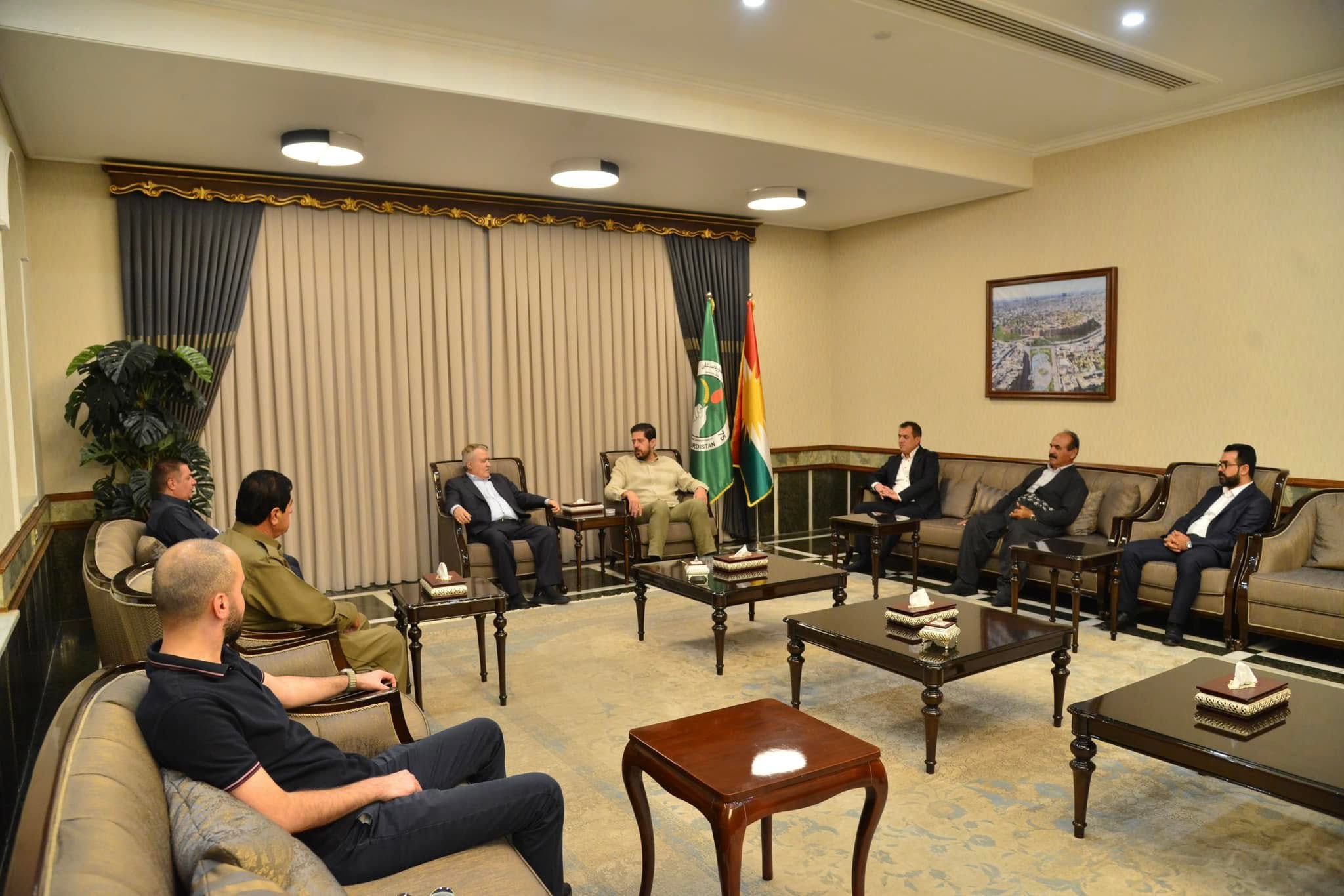 شاڵاو کۆسرەت رەسول پێشوازی لە قادر عەزیز دەکات