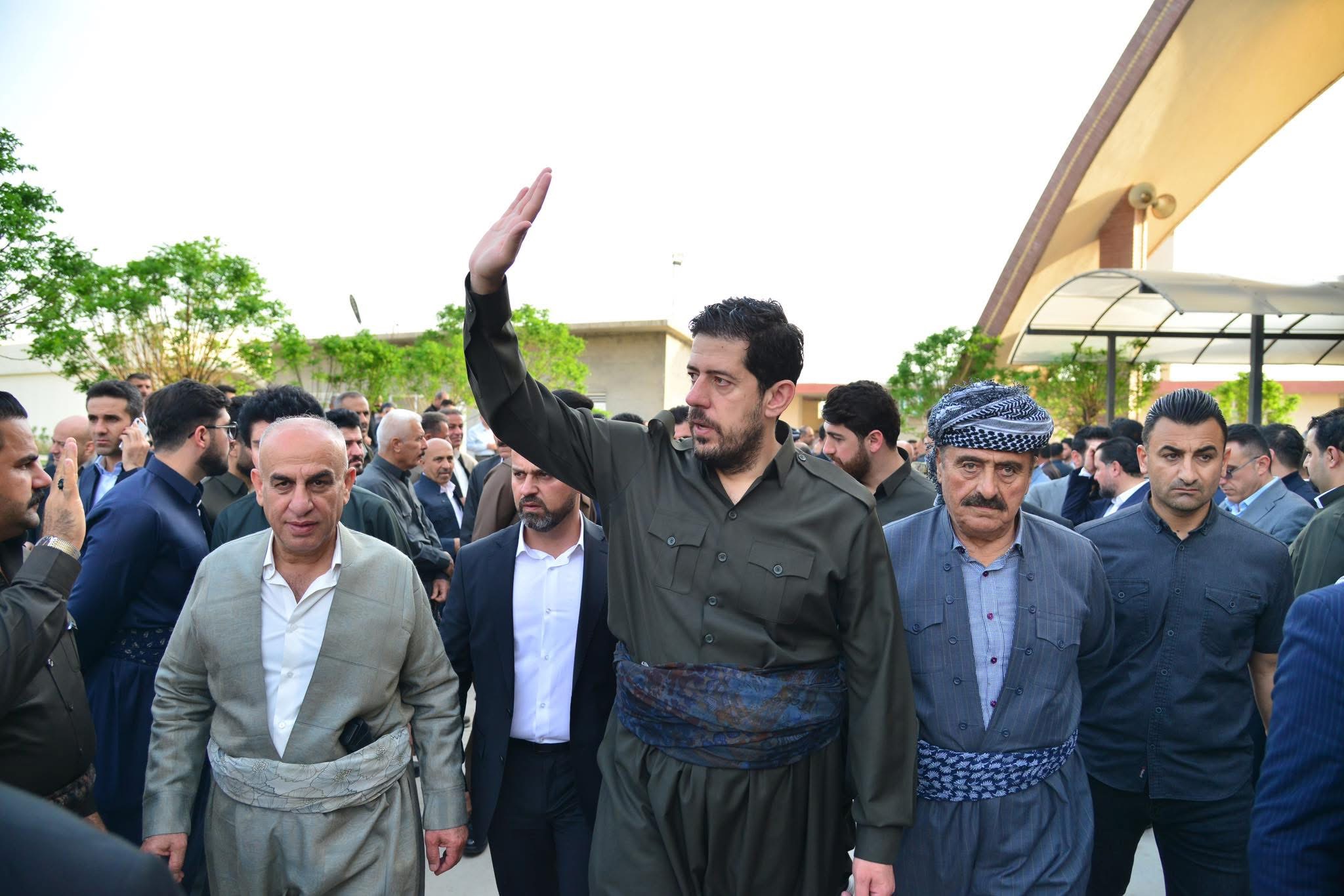 لە رانیە بەشداریمان کرد لە پرسەی خوالێخۆشبوو سیاکۆ ئاکۆ عەباس ئاغاهەرئەمڕۆ لە حاجیاوا بەشداریمان کرد لە پرسەی شێخ ئەحمەد باوکی شێخ سەلام