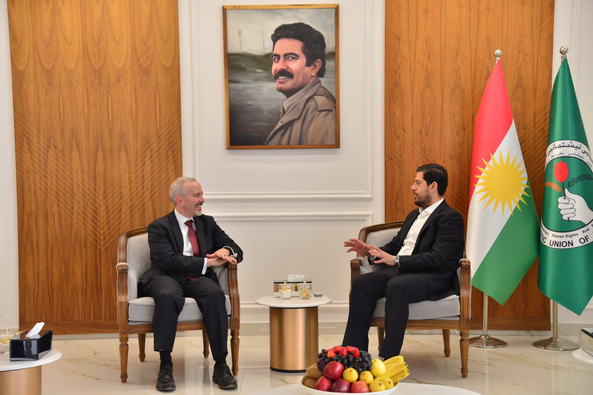 شاڵاو کۆسرەت رەسول پێشوازی لە کونسوڵی ئەمریکا دەکات