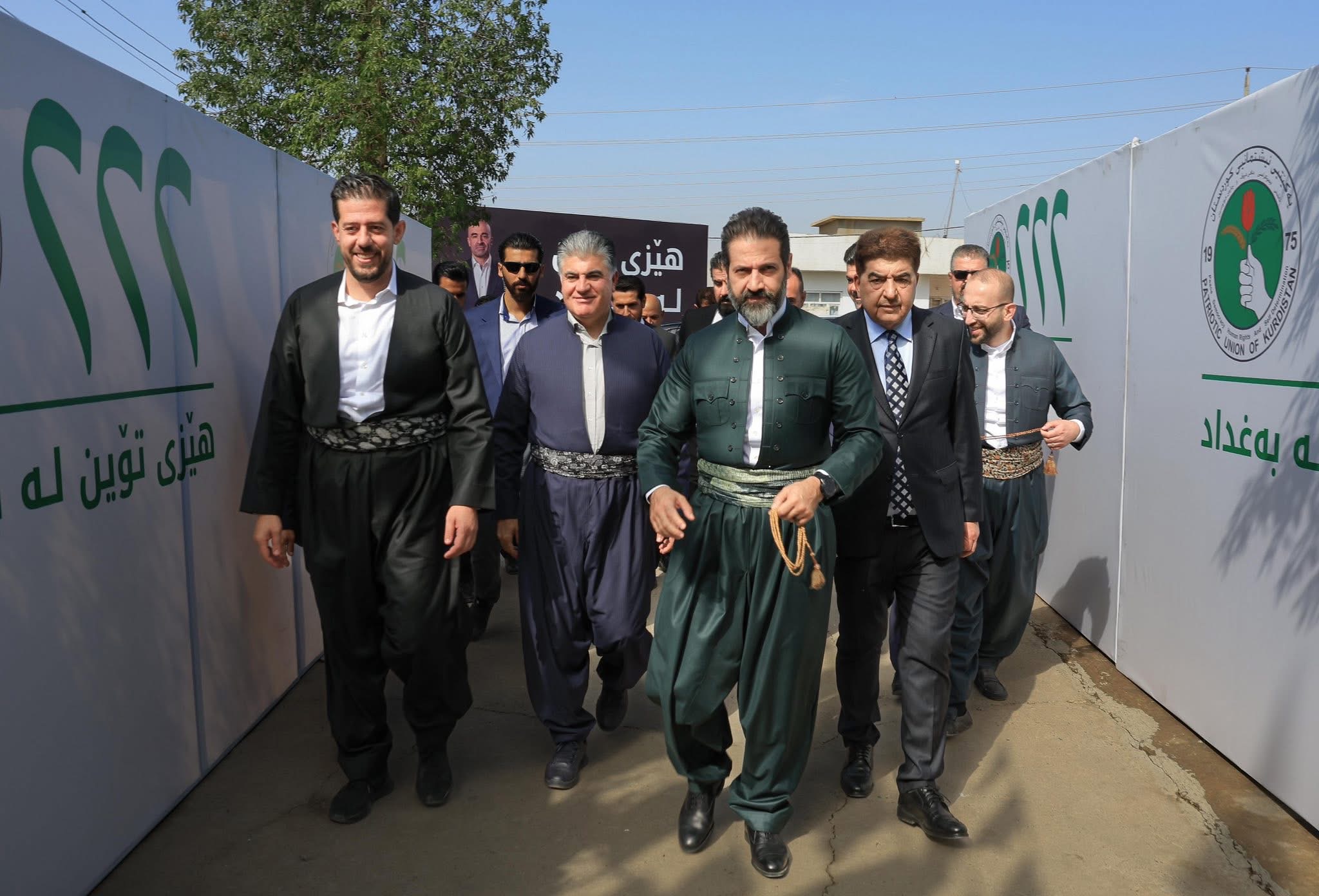 ئەمڕۆ هاوڕێ لەگەڵ هەڤاڵ قوباد تاڵەبانی لە کۆیە، لەگەڵ بازنەکانی ٥ی ئاشتی لە کۆیەو ٣ی تەقتەق و ٦ی سێگردکان کۆبووینەوە.